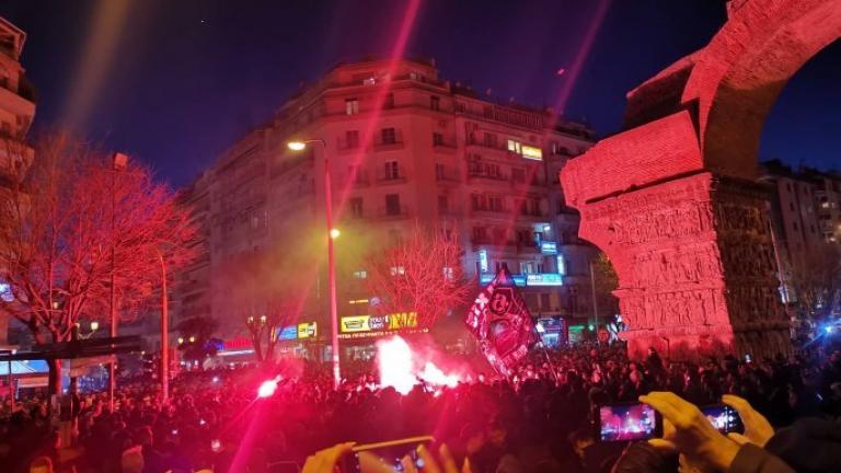 Ένταση στη συγκέντρωση οπαδών των ΠΑΟΚ στην Θεσσαλονίκη (ΒΙΝΤΕΟ-ΦΩΤΟ)