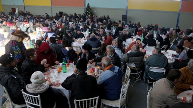 Στο κλειστό γυμναστήριο του Ρουφ το πρωτοχρονιάτικο γεύμα αγάπης του Δήμου Αθηναίων