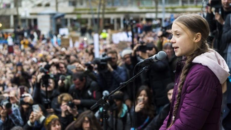 Η Γκρέτα Τούνμπεργκ στη Λωζάνη διαδηλώνει κατά των κλιματικών αλλαγών μαζί με χιλιάδες νέους