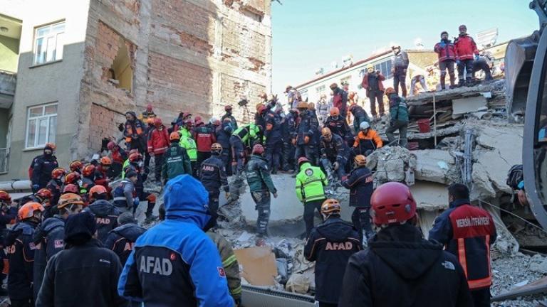 Σεισμός στην Τουρκία: Αυξάνεται ο αριθμός των νεκρών και των τραυματιών 