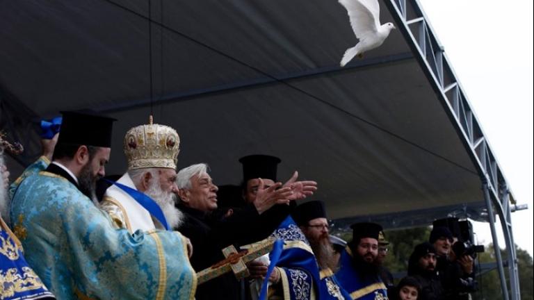 Παυλόπουλος: Τα Θεοφάνια μας δείχνουν τον διαχρονικό δρόμο του Χρέους μας όπως διαμορφώνεται από την Ιστορία μας