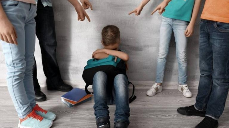Νέοι κανονισμοί στα σχολεία: Επιχείρηση αποβολή του μπούλινγκ