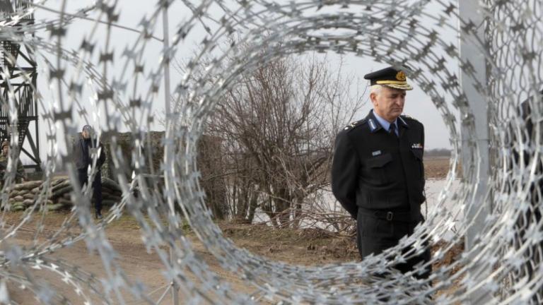 Το ενδεχόμενο να κλείσει τα χερσαία σύνορα με την Τουρκία εξετάζει η Αθήνα