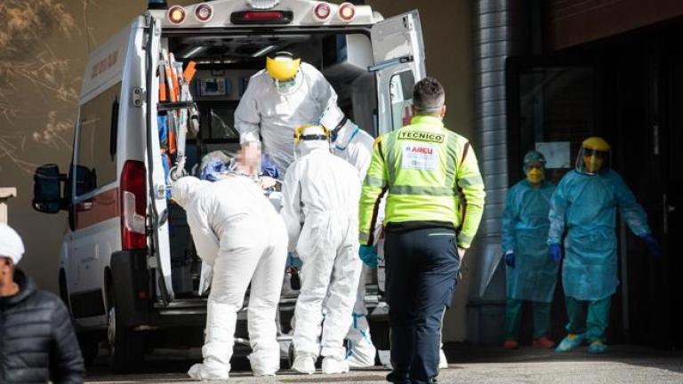 Κοροναϊός: Και τέταρτος νεκρός στην Ιταλία - Πανικόβλητοι οι Μιλανέζοι αδειάζουν τα ράφια των σούπερ μάρκετ (ΒΙΝΤΕΟ)