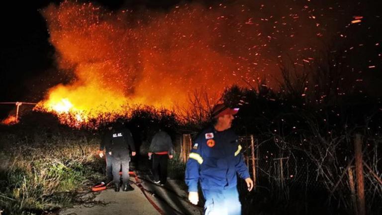Συναγερμός στου Μύλους Αργολίδας από μεγάλη πυρκαγιά (ΒΙΝΤΕΟ-ΦΩΤΟ)