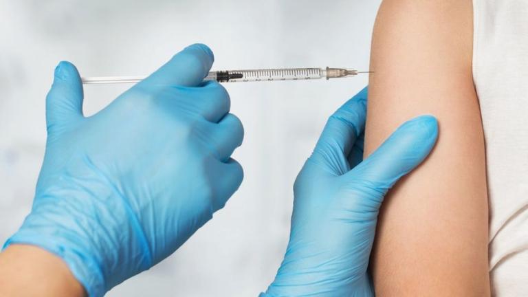 Πότε το υπουργείο Υγείας θα μπορεί να επιβάλλει υποχρεωτικούς εμβολιασμούς