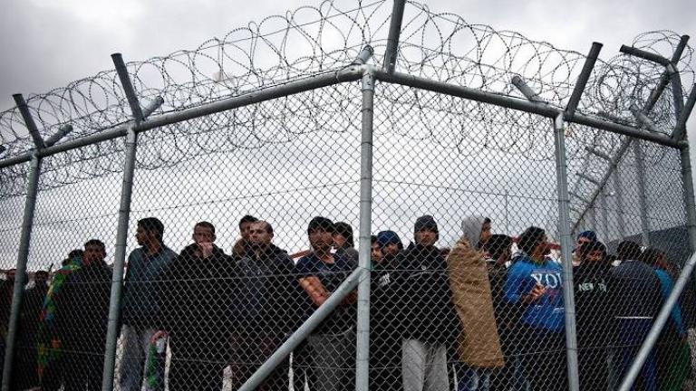 Με κάρτα εισόδου - εξόδου τα νέα κλειστά κέντρα για τους πρόσφυγες