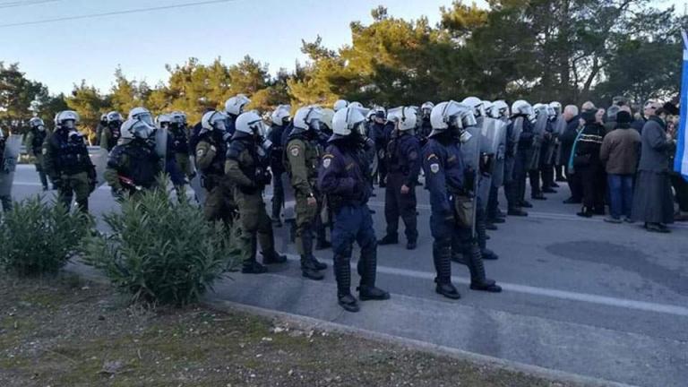 Πολεμικό σκηνικό στα νησιά - Αποφασισμένη η κυβέρνηση - Αγωνιστικός αναβρασμός στους νησιώτες