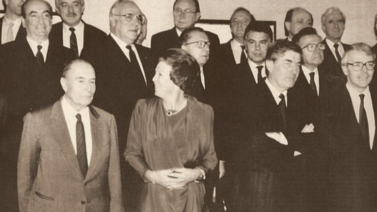 Σαν σήμερα 7 Φεβρουαρίου 1992 τα 12 μέλη της ΕΟΚ υπογράφουν τη συνθήκη του Μάαστριχτ