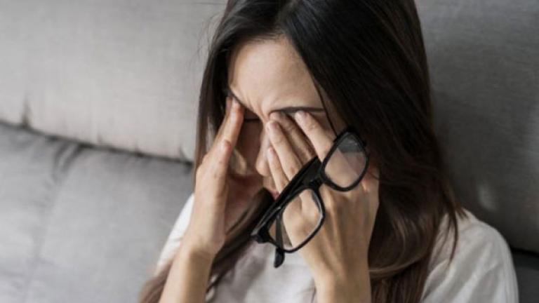 Τρίβετε τα μάτια σας; 7 σοβαροί κίνδυνοι για την όραση
