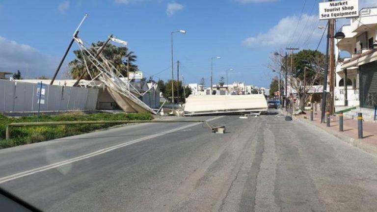 Η μανία του αέρα ξήλωσε ολόκληρο στέγαστρο στην Κρήτη!