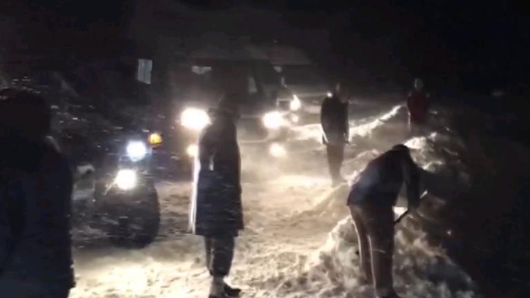 Χιονοστιβάδα καταπλάκωσε λεωφορείο - Τέσσερις νεκροί