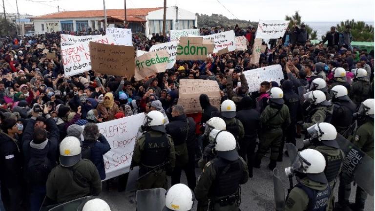 «Βόμβα» Μηταράκη: Τα επεισόδια στη Λέσβο μπορει να είναι υποκινούμενα!