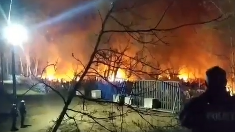 Έβρος: Φωτιές κατέστρεψαν τον καταυλισμό των μεταναστών - Οι Τούρκοι απομακρύνουν τους πρόσφυγες (ΒΙΝΤΕΟ)