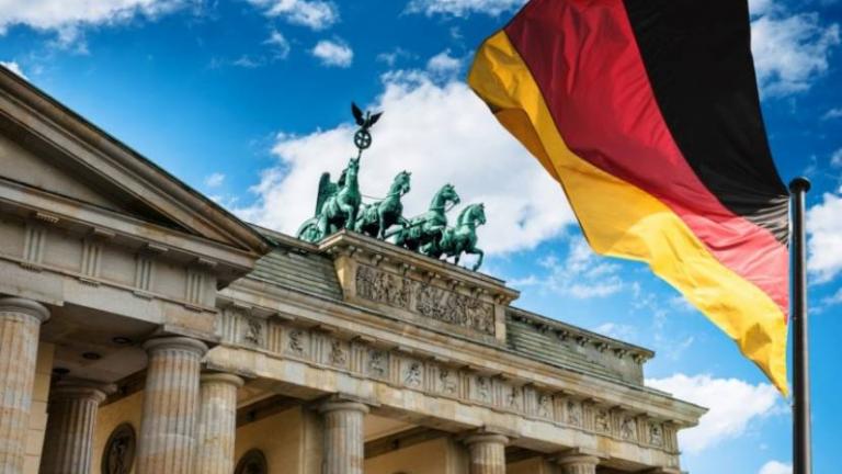 Πεισματικά και ανάλγητα η Γερμανία συνεχίζει να λέει «όχι» στο ευρωομόλογο