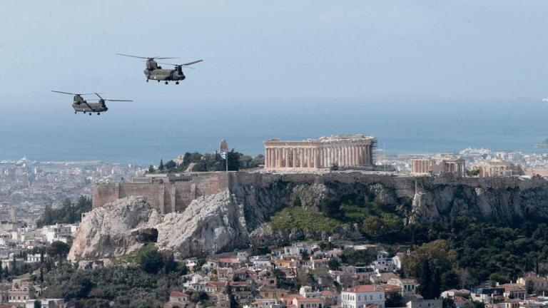 Επέτειος 25ης Μαρτίου: Mirage και ελικόπτερα πέταξαν πάνω από την Αθήνα - F16 πάνω από το Λευκό Πύργο
