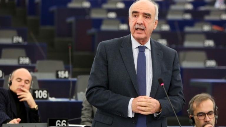 Να φέρει στο ΕΚ το θέμα της μεταναστευτικής κρίσης ζητά από το ΕΛΚ ο Β. Μεϊμαράκης
