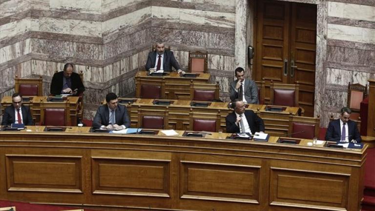 Βουλή: Με ευρεία πλειοψηφία υπερψηφίστηκαν οι 3 ΠΝΠ για τα μέτρα αντιμετώπισης του κορονοϊού