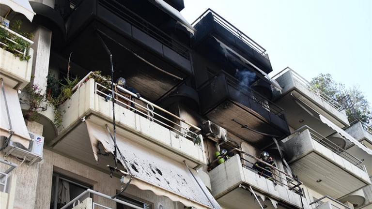 Κόλαση φωτιάς σε πολυκατοικία στο Παγκράτι - Κινδύνευσαν ένοικοι (ΒΙΝΤΕΟ-ΦΩΤΟ)
