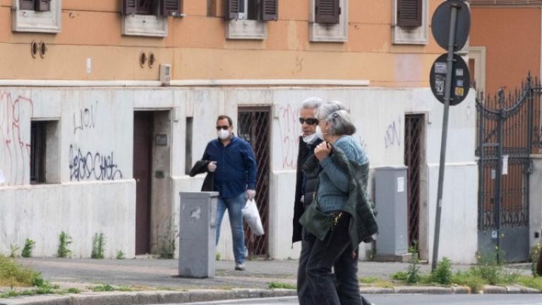 Περιορίζονται τα κρούσματα και οι νεκροί στην Ιταλία 
