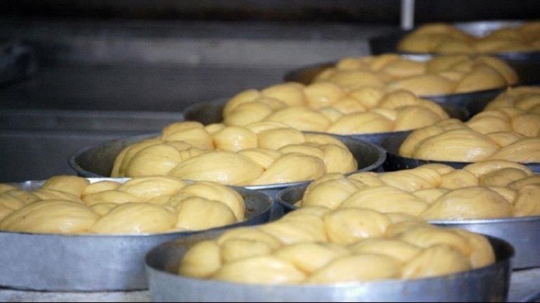 Τσουρέκι για όλα τα γούστα... από το παραδοσιακό σε vegan και χωρίς γλουτένη