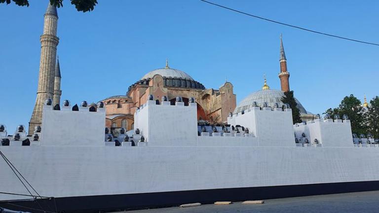 Στήνει σόου στην Αγιά Σοφιά ο Ερντογάν