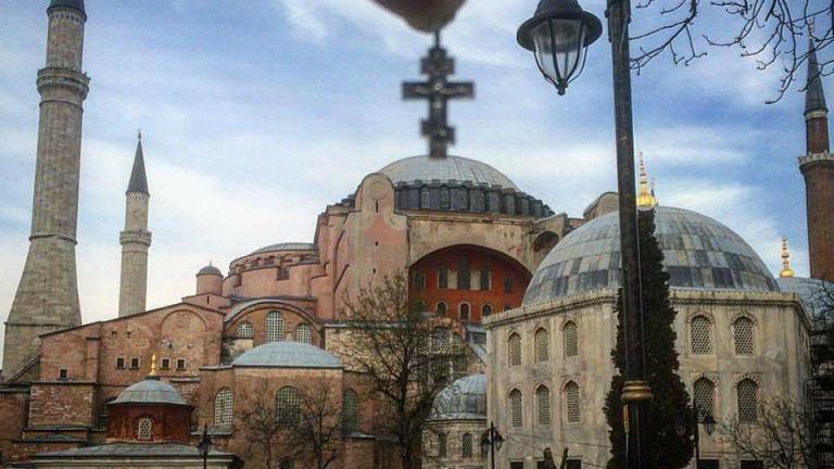 Τουρκία: Σε προσευχή μπροστά στην Αγιά Σοφιά την Παρασκευή καλεί ο Αλί Ερμπάς