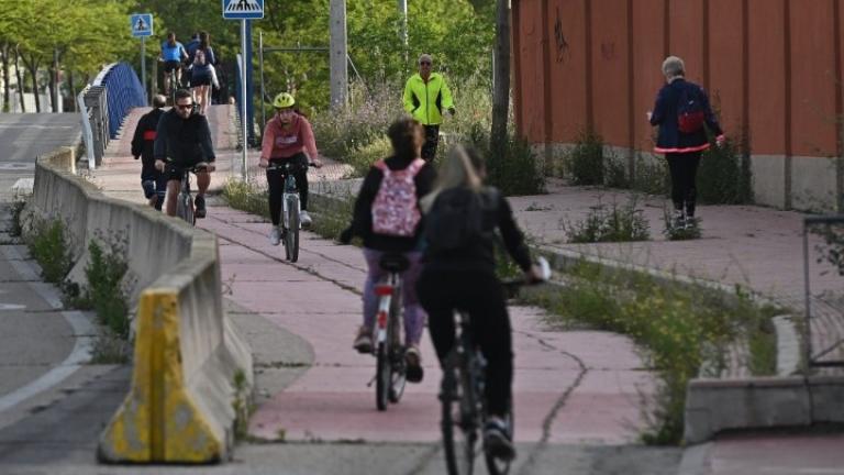 Κοροναϊός: Οι Ισπανοί βγαίνουν από τα σπίτια τους μετά από 49 ημέρες