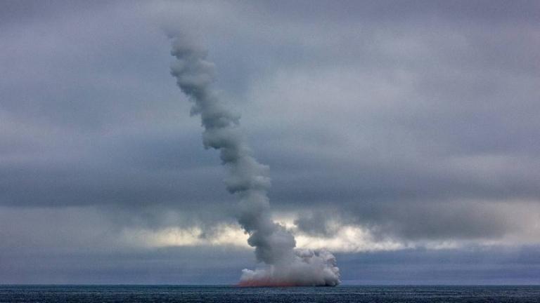 Ιρανικό πολεμικό πλοίο «χτυπήθηκε από πύραυλο» κατά λάθος