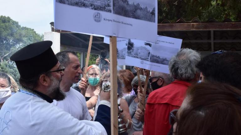 Συμπλοκές έξω από την εκκλησία του Προφήτη Ηλία στην Ηλιούπολη (ΒΙΝΤΕO-ΦΩΤΟ)