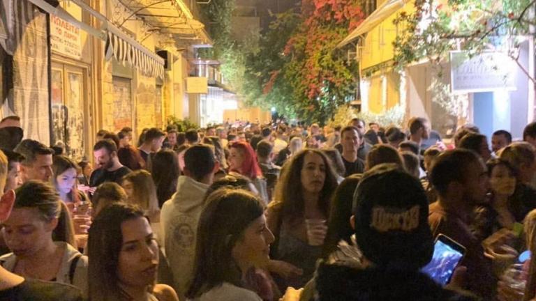 Πατείς με, πατώ σε το βράδυ Σαββάτου στου Ψυρρή 