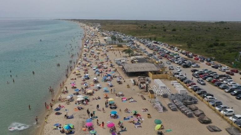Ως πρώτο βήμα της επανεκκίνησης του τουρισμού βλέπουν οι ξένοι την επιστροφή στις παραλίες