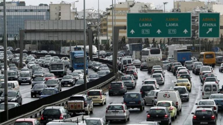 Κυκλοφοριακά προβλήματα στη λεωφόρο Κηφισού, λόγω τροχαίου ατυχήματος - Δείτε live την κίνηση