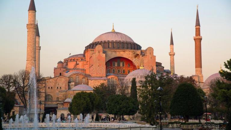 «Χουριέτ»: Ο Ερντογάν θέλει την Αγιά Σοφιά τζαμί - Δείτε το πρωτοσέλιδό
