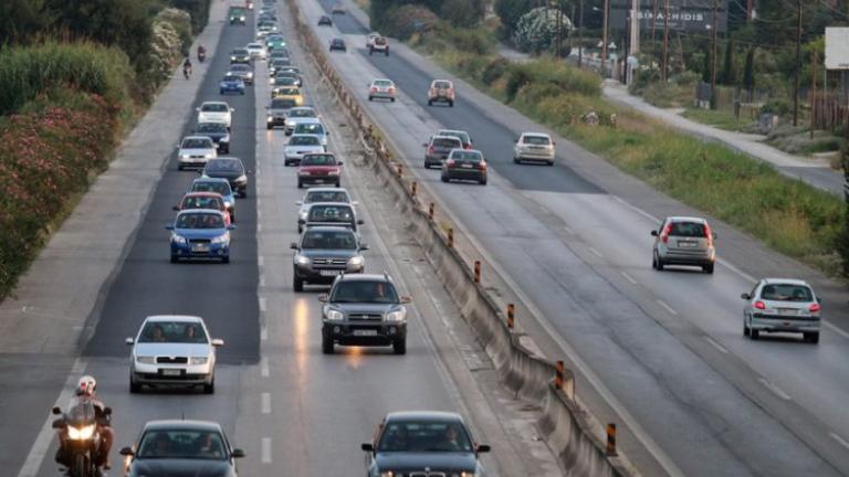 Αστυνόμευση και πρόστιμα από την τροχαία για οδηγούς που κινούνται στη ΛΕΑ το τριήμερο του Αγίου Πνεύματος