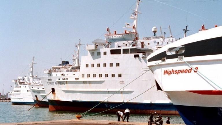  Τραγικό θάνατο από ηλεκτροπληξία βρήκε 35χρονος εργαζόμενος ιδιωτικού συνεργείου κατά την διάρκεια εργασιών επισκευής στο λέβητα του φορτηγού πλοίου «NODUS» σημαίας Λιβερίας, που ήταν αγκυροβολημένο στο λιμάνι του Πειραιά.