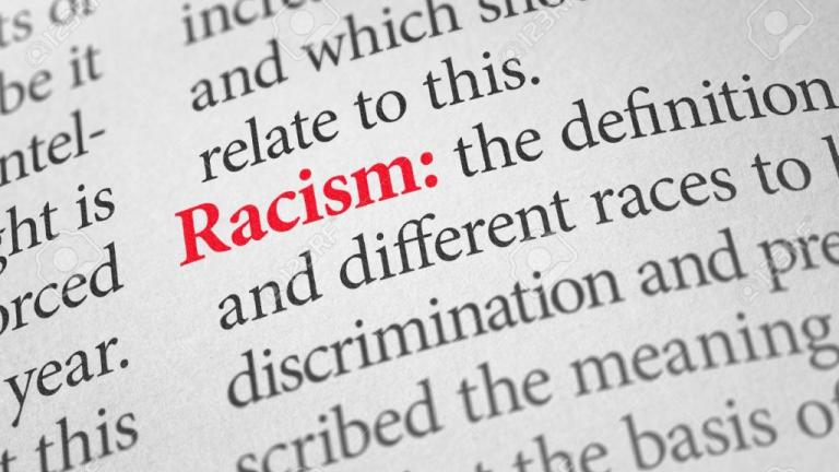 Ρατσισμός: Επικαιροποιείται ο ορισμός σε αμερικάνικο λεξικό