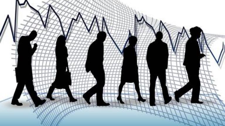 Μια στις τρεις μικρές εταιρείες που παρέμειναν ανοιχτές τον Μάιο χρειάστηκε να απολύσει