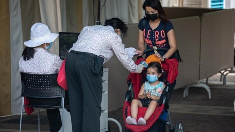 Το Χονγκ Κονγκ αντιμετωπίζει ένα ξέσπασμα του νέου κορονοϊού στην κοινότητα