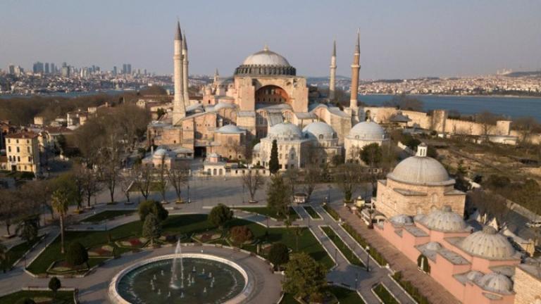 Αγία Σοφία: Ο Ερντογάν «αψηφά την Ευρώπη», βάζει τέλος «στο όραμα του Μουσταφά Κεμάλ για τον κοσμικό χαρακτήρα του κράτους»