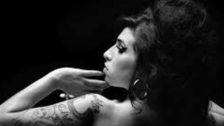 Amy Winehouse: 9 χρόνια συμπληρώνονται από τον θάνατό της