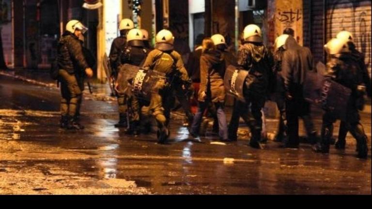 Εξάρχεια: Σφοδρές συγκρούσεις τα μεσάνυχτα μεταξύ αστυνομικών δυνάμεων και αντιεξουσιαστών