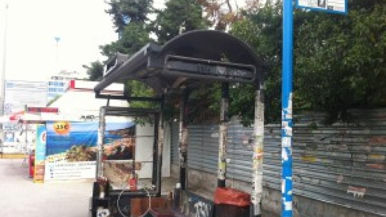 Νεκρός άνδρας σε στάση λεωφορείου στη Θεσσαλονίκη