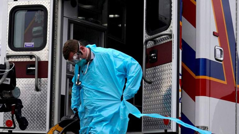 Δεν έχει τέλος η κατάσταση στις ΗΠΑ: 2.600 κρούσματα κορονοϊού ανά μία ώρα