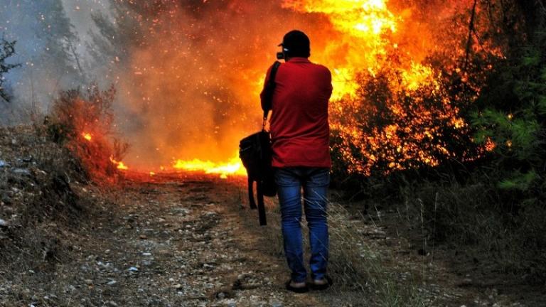 Πολύ υψηλός ο κίνδυνος πυρκαγιάς και για αύριο σε τέσσερις Περιφέρειες