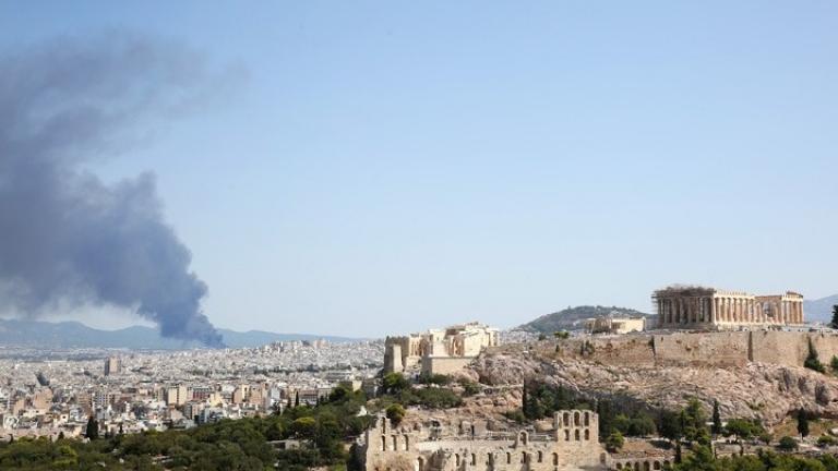 Κανονικά η κυκλοφορία στην εθνική οδό Αθηνών- Λαμίας στη Μεταμόρφωση - Mε χαμηλή ένταση η πυρκαγιά