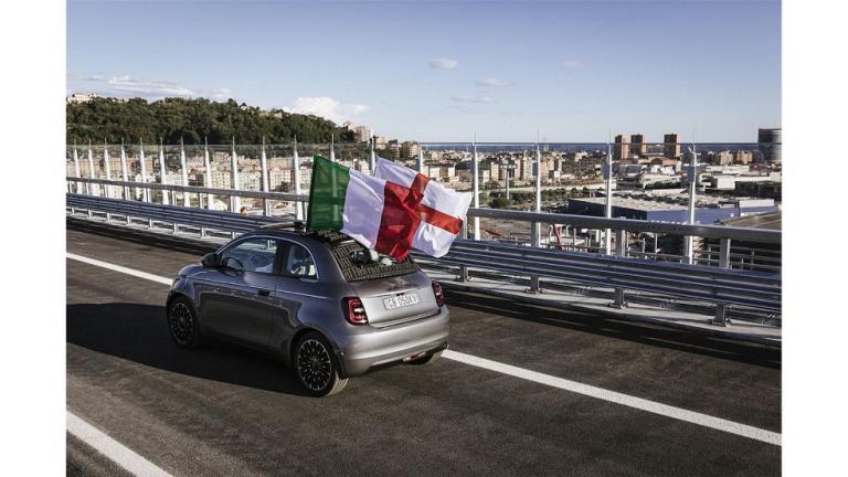 To ηλεκτρικό Fiat 500 εγκαινιάζει τη νέα γέφυρα San Giorgio στη Γένοβα