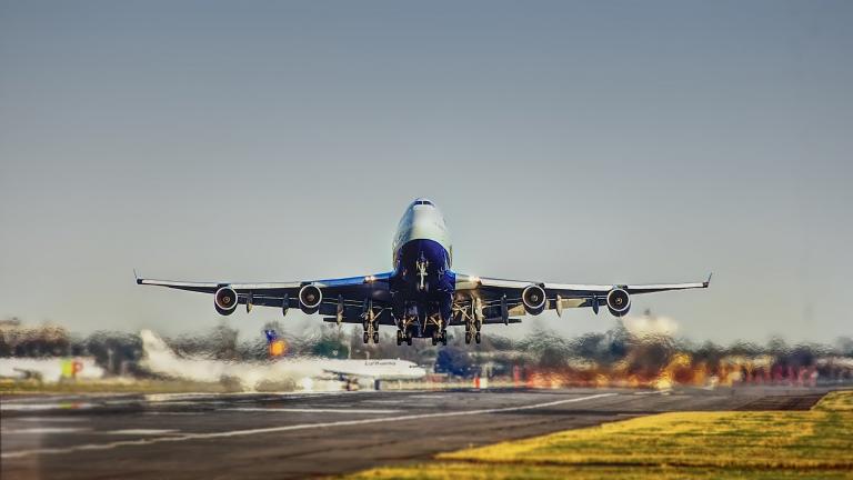 Νέες οδηγίες από την ΥΠΑ: Για ποιες χώρες παρατείνεται η αναστολή πτήσεων