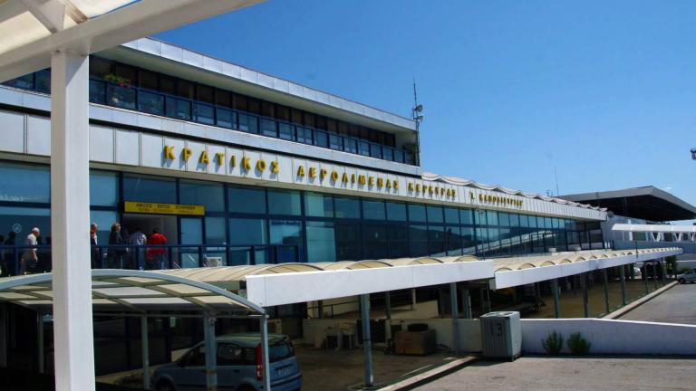 Κέρκυρα: Αναγκαστική προσγείωση αεροπλάνου - Επιβάτης χτυπούσε πόρτες