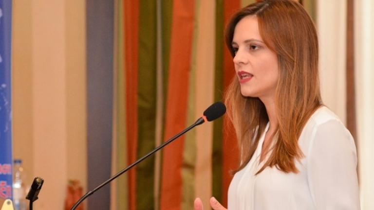 Αχτσιόγλου: Αυταρχική και αλαζονική η απόφαση Μητσοτάκη για τα αναδρομικά